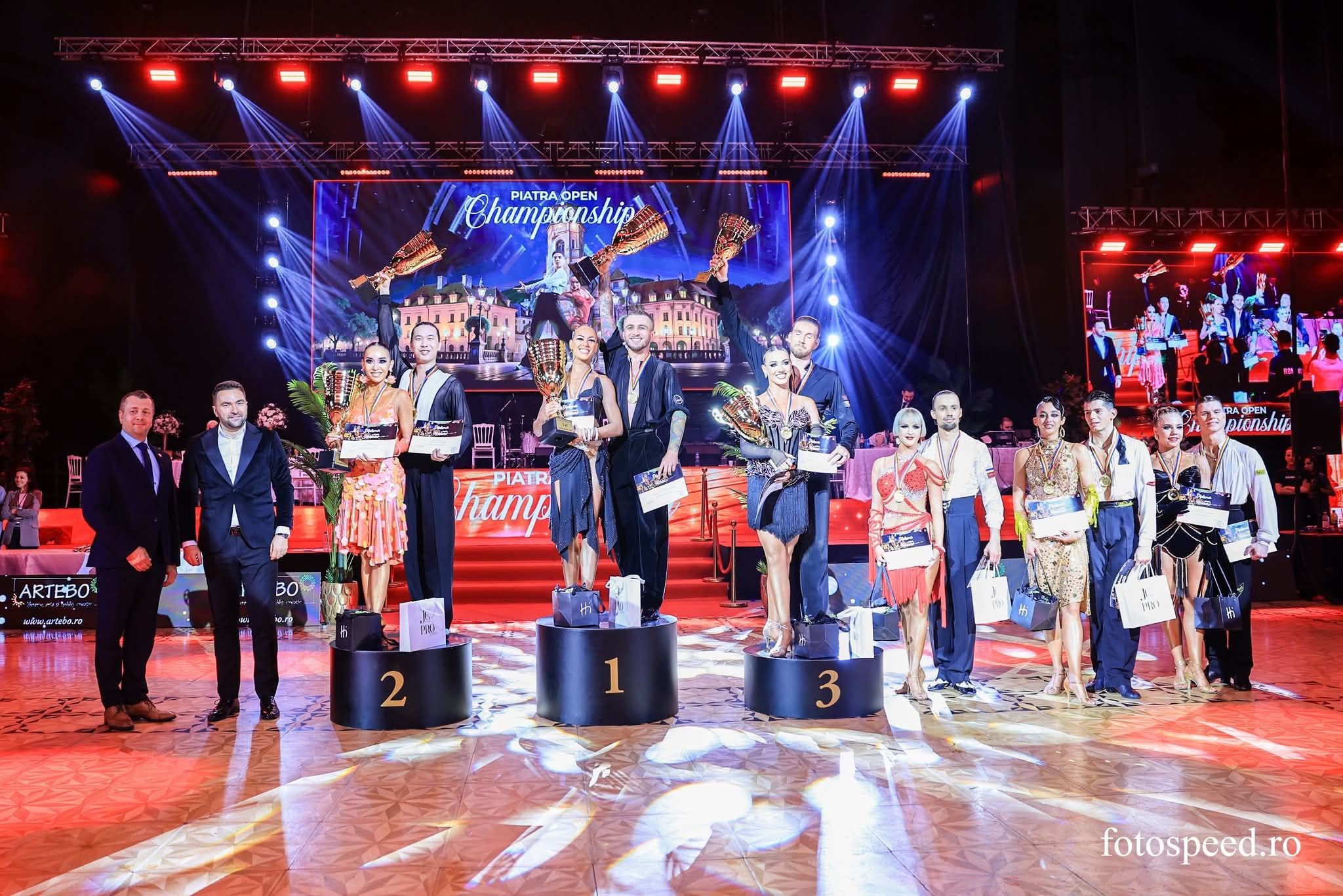 Global Stage oferă soluții complete de scenotehnică pentru evenimente de orice tip: ZILELE ORAȘULUI, ZILELE COMUNEI, PETRECERI PRIVATE, RECEPȚII, CONFERINȚE, EVENIMENTE SPORTIVE, EXPOZIȚII COMERCIALE, LANSĂRI DE PRODUSE și multe altele.